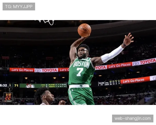 杰伦·布朗出手次数位列全联盟第一,凯尔特人核心进攻负担沉重但效率尚可 杰伦·布朗出手次数位列全联盟第一,凯尔特人核心进攻负担沉重但效率尚可